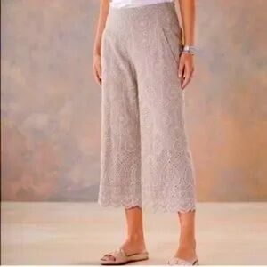 NWOT Sundance linen cotton blend eyelet cropped pants S